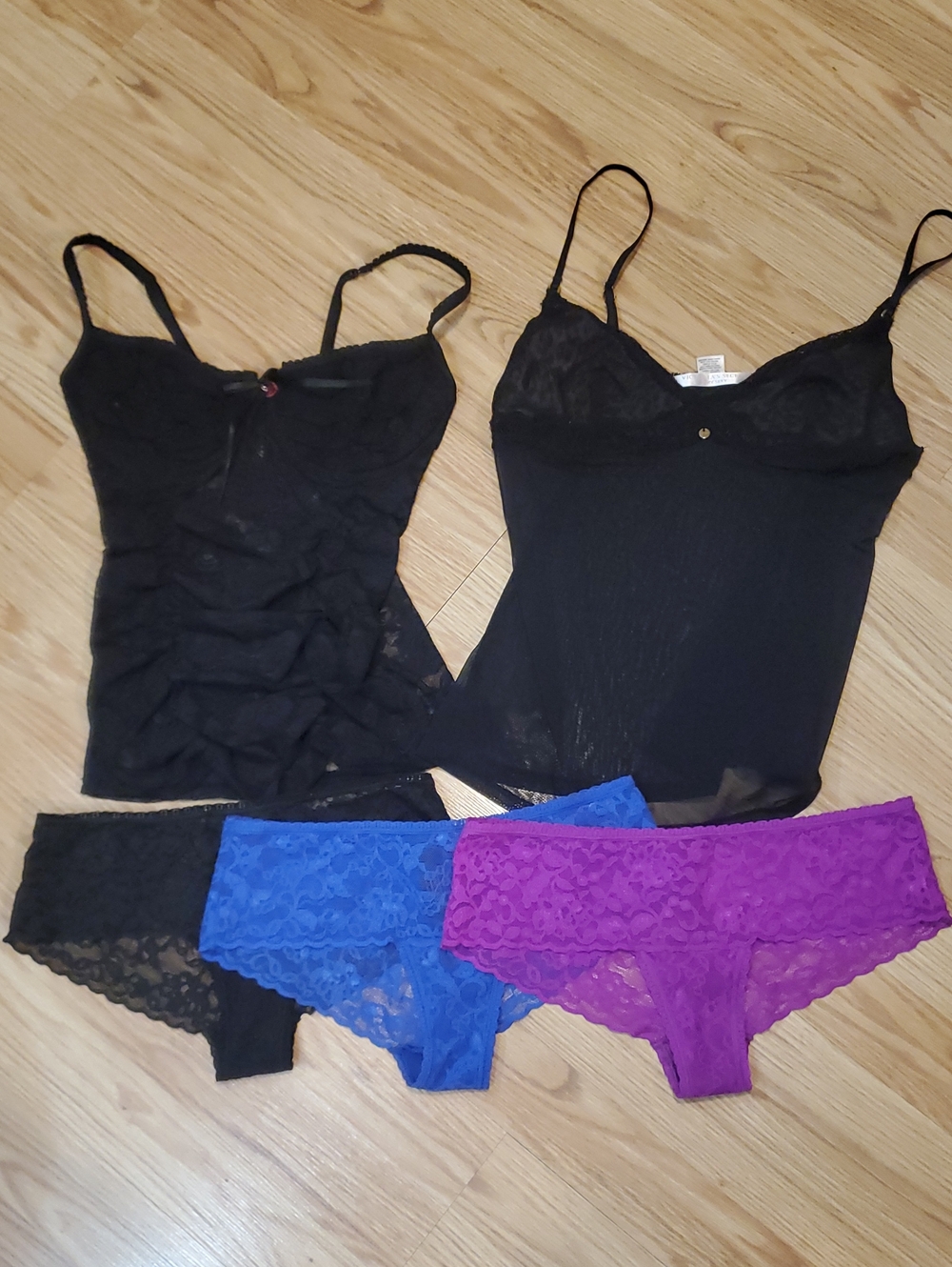Victoria Secret 5 pc Lot Bundle 2 Small Sexy Camisoles  And 3 Cheeky Panties S/P